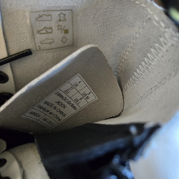 Doc Dr. Martens Women's Jadon Leather Lace Up Ankle Boots White Size US 6L/ 5M - Picture 14 of 16